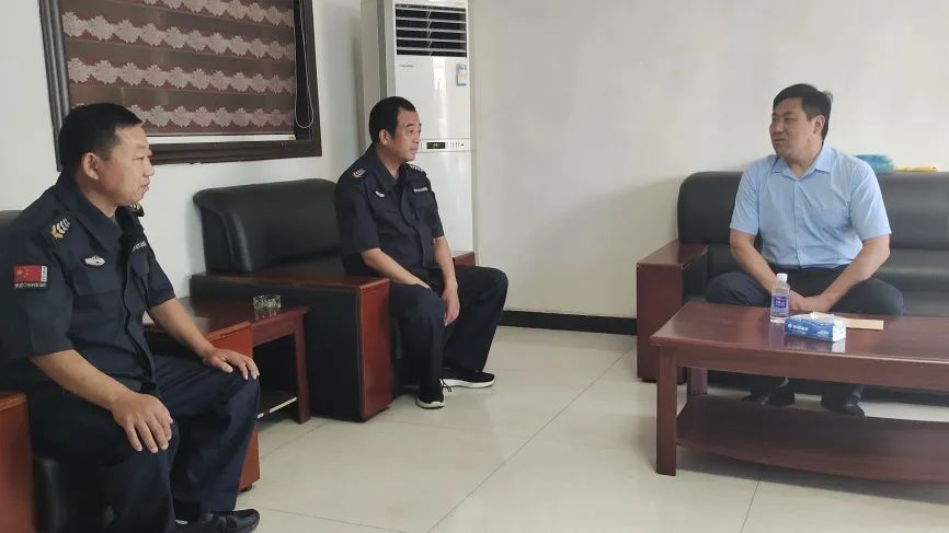 宿州市保安服務(wù)有限公司開展“八一”雙擁走訪慰問活動(dòng)(圖2) 宿州市保安服務(wù)有限公司開展“八一”雙擁走訪慰問活動(dòng)(圖2)